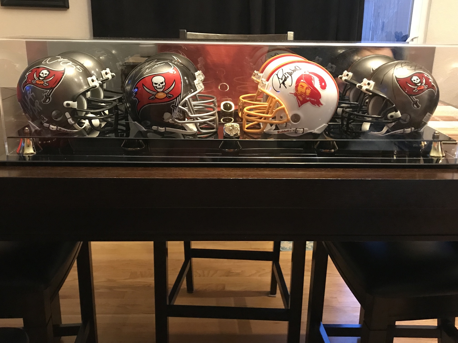 DELUXE ACRYLIC FOUR MINI HELMET DISPLAY CASE 838307006391 eBay