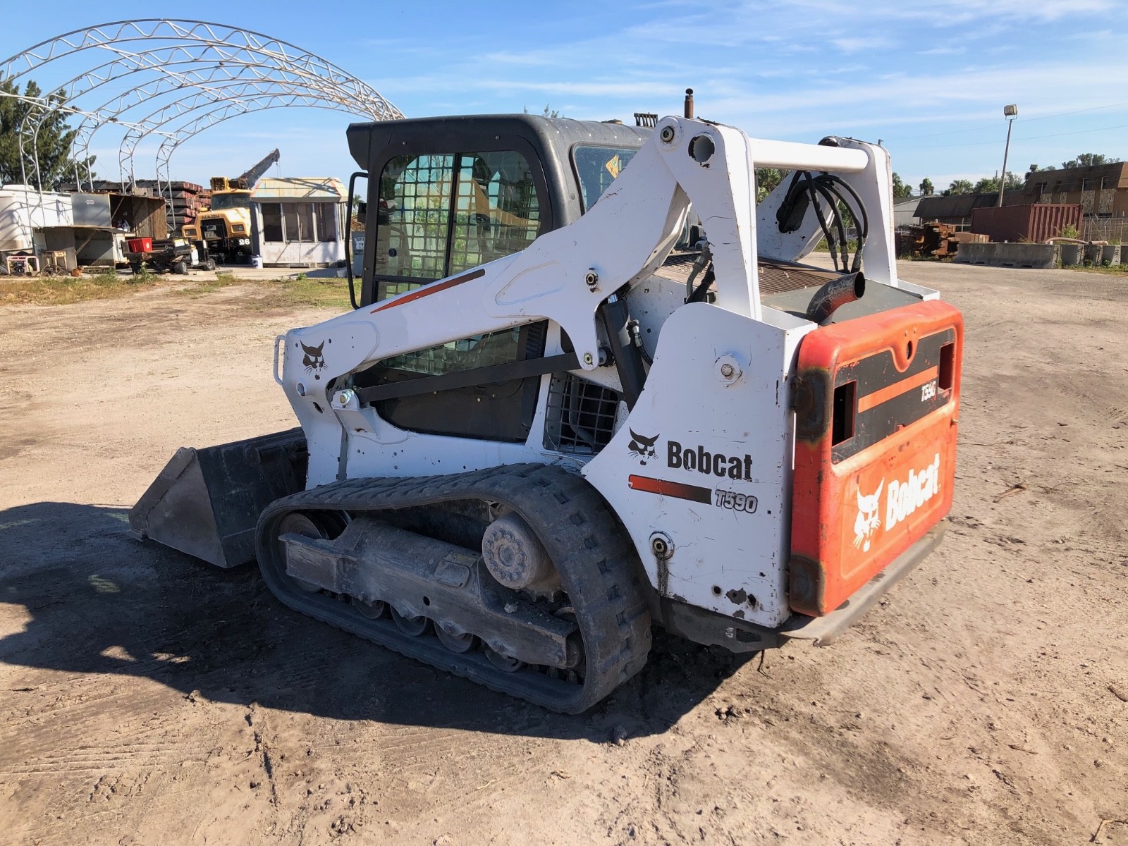 2015 BOBCAT T590 SKID STEER - ENCLOSED CAB - POWER BOBTACH - GP BUCKET