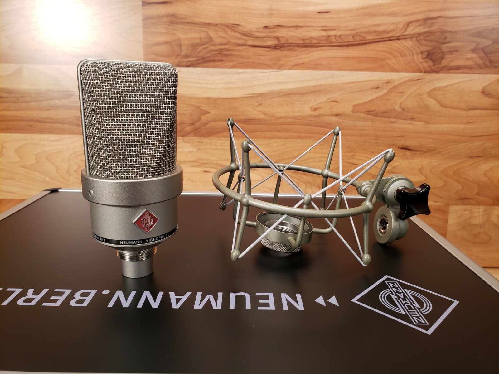 Neumann TLM 103 Anniversary Edition Large Diaphragm Neumann TLM 103 Anniversary Edition Large Diaphragm