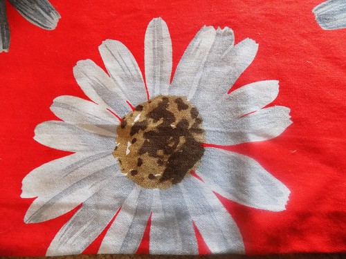 3 Yards Plus Vintage Red Cotton Woven Fabric Large Gray Daisies 45 Wide Crantex