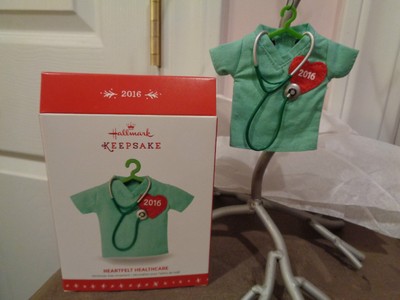 Hallmark /"Heartfelt Healthcare/" Doctor or Nurse Ornament 2016