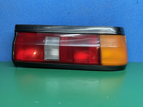 トヨタ AE86 バックライト 1984-1985 Toyota Corolla Hatchback Left Tail Light Assembly