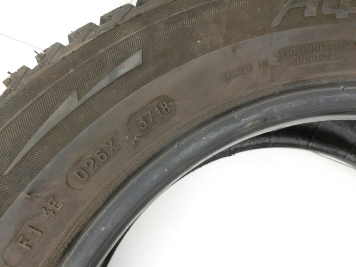 Honda Jazz GE III 08-11 2x Reifen Winterreifen Michelin 175/65R15 84T 7.1-7.3mm  - Bild 7