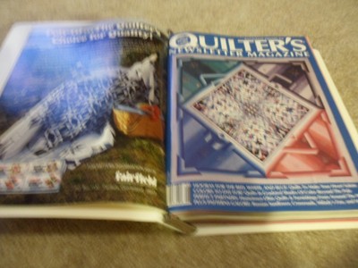 16 issues Quilter's Newsletter Magazine Binder Mar 1992 - Sept. 1993 #240 - 255