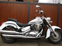 SUZUKI VL 800 INTRUDER * LOW MILES 15.150 * ONE FORMER KEEPER * SERVICE HISTORY 