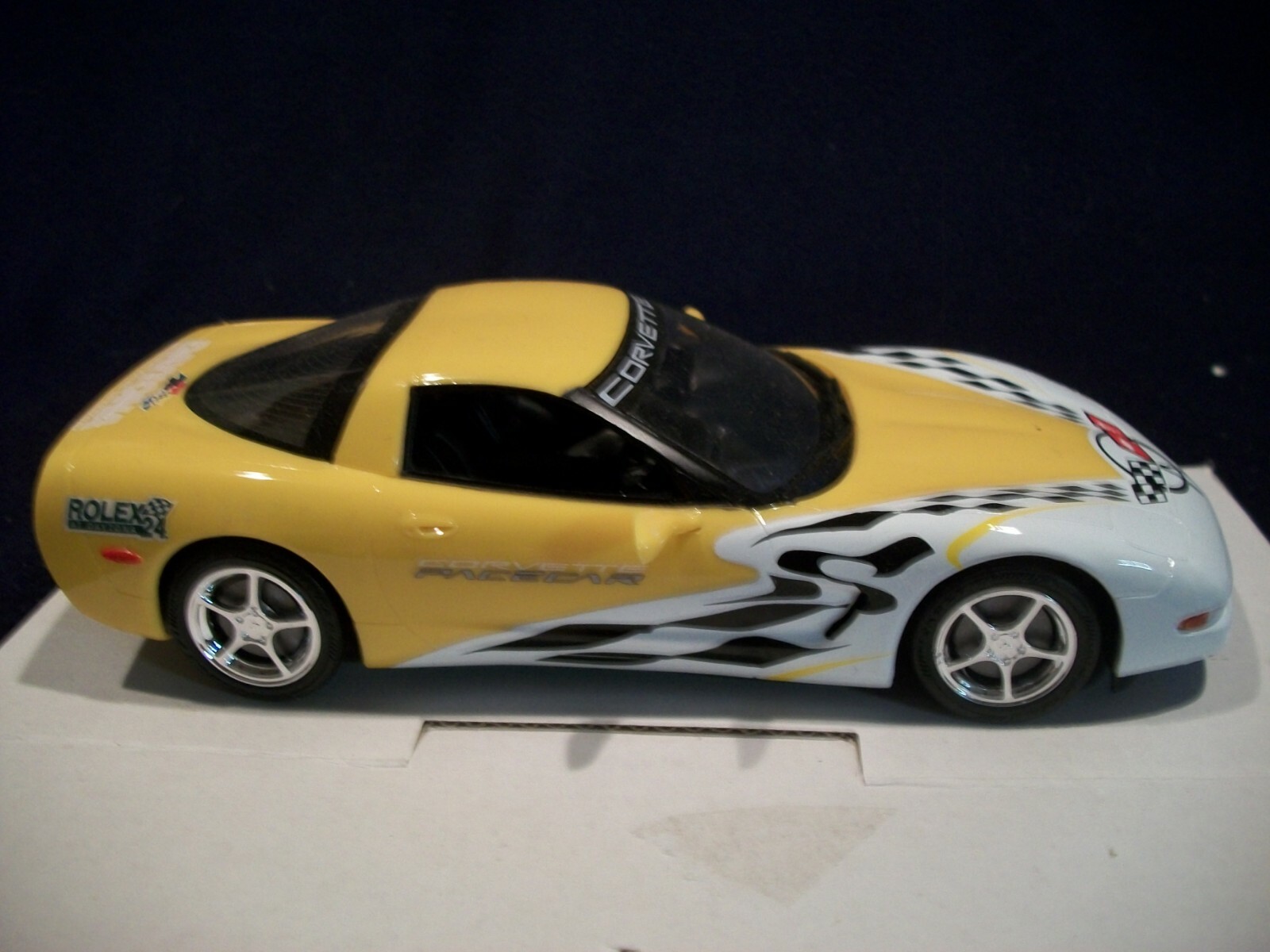 Revell 2001 Corvette Coupe Daytona Pace Car (Promo Model) 1:25 Scale NIB!!!