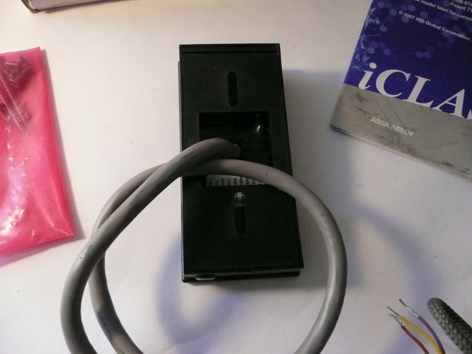 NEW HID ICLASS R10 SMART CARD READER MODEL 6100BKN0000-A1366