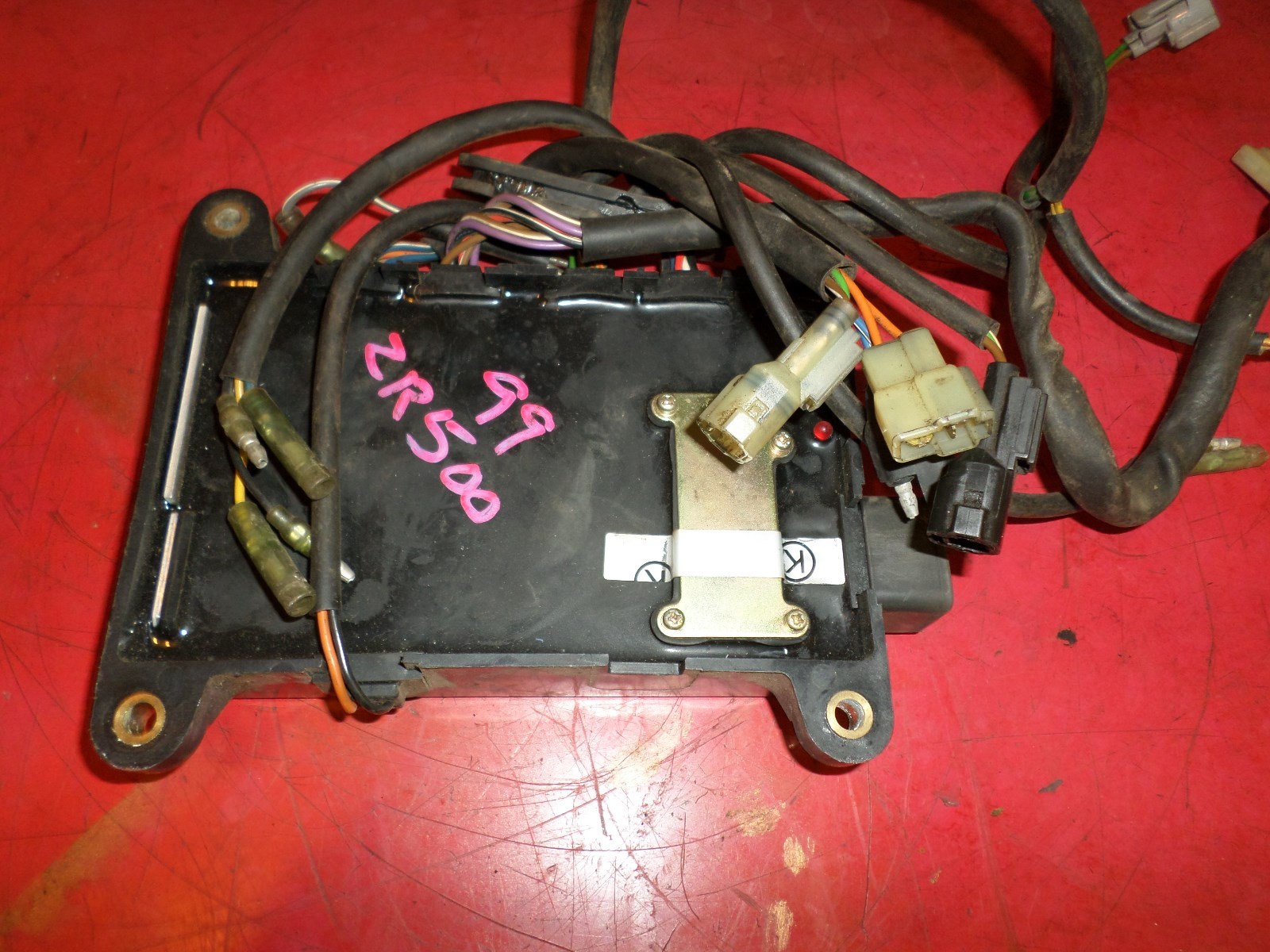 1999 ARCTIC CAT ZR 500 600 EFI ZL ECU ECM 3005-390 COMPUTER BOX (circle)