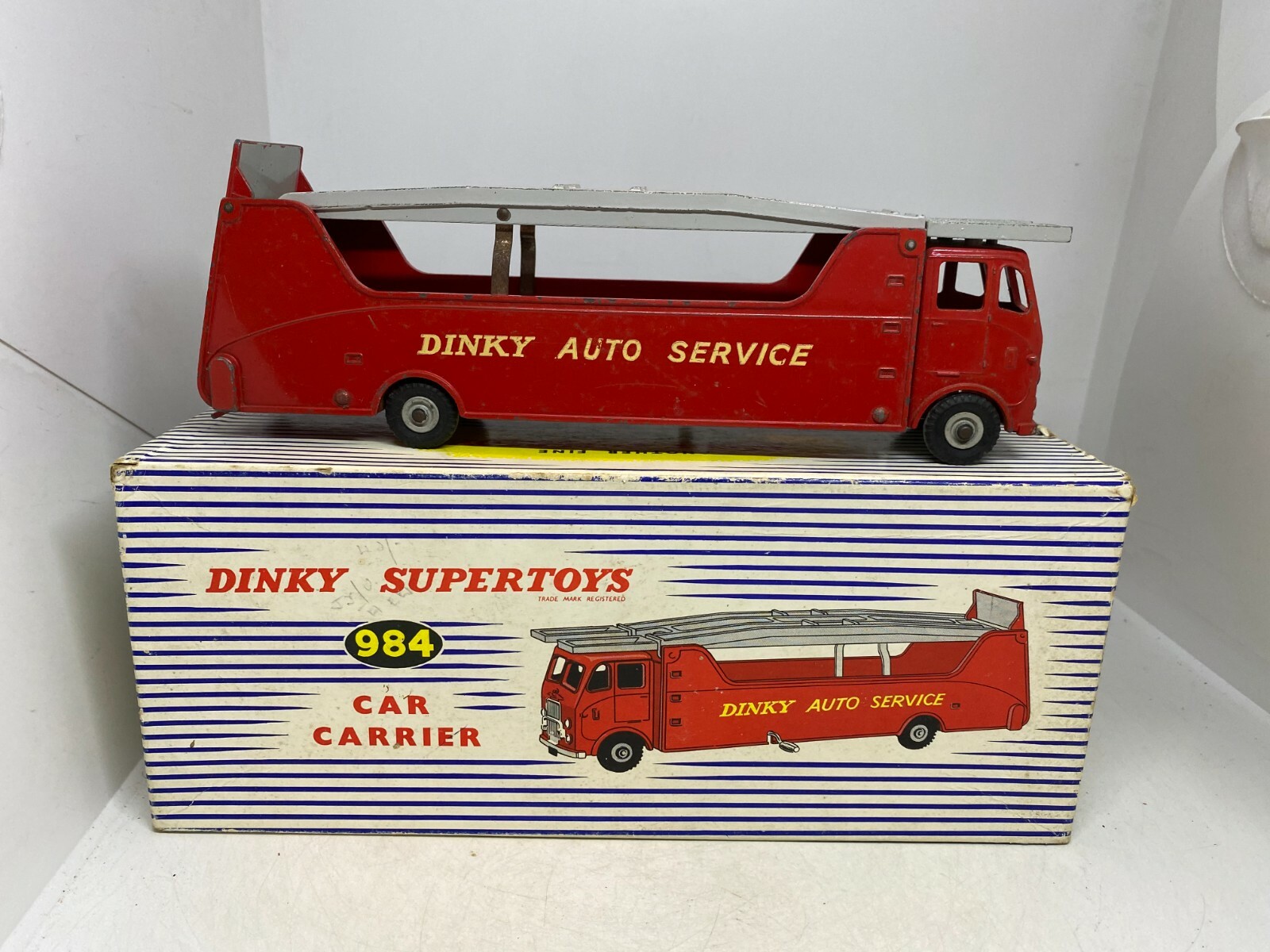 【ヴィンテージ】DINKY SUPERTOYS セット（No.984、985） ヴィンテージ】DINKY SUPERTOYS セット（No.984、985） - メルカリ