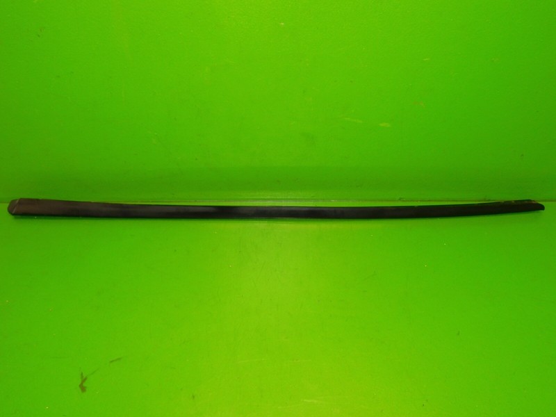 05-08 Audi A4 OEM 8E0854328E passenger right windshield side molding trim seal