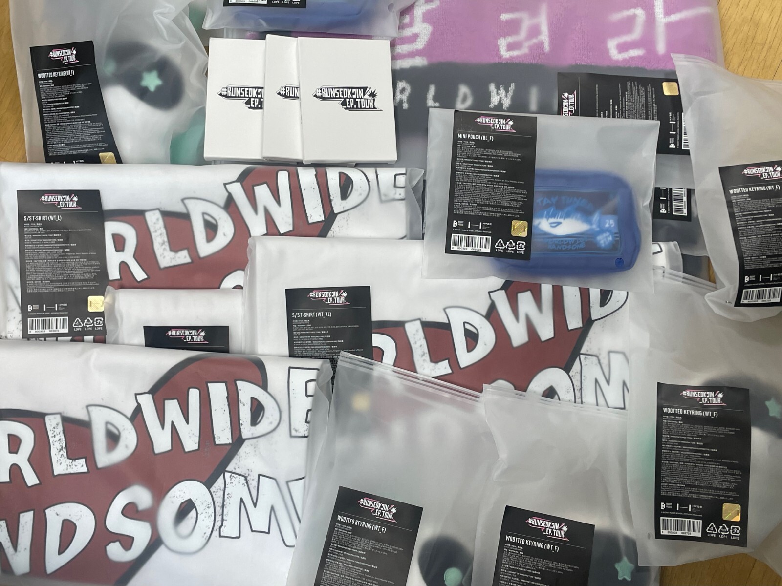 BTS JIN ジン RUNSEOKJIN_EP.TOUR in US未使用品 BTS JIN ジン RUNSEOKJIN_EP.TOUR in US未使用品 BTS JIN