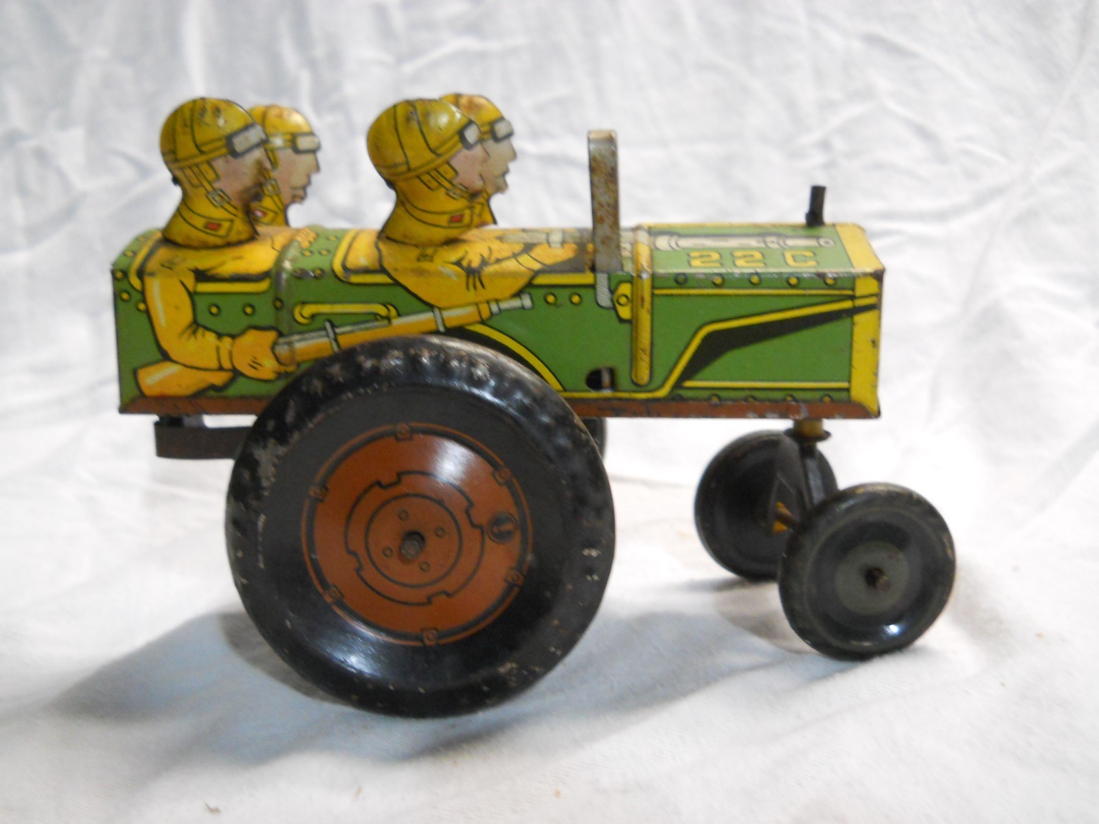 Antique 1940's Marx Wind-up 4 Man Jumping Jeep 22 C  Works Perfectly