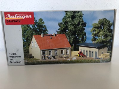 Échelle H0 Auhagen 11396 Kit de Montage Maison avec Hangar Neuf Emballage Scellé