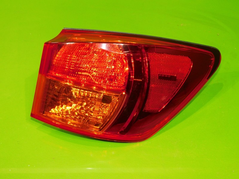 06-08 IS250 IS350 OEM passenger right tail light lamp outer outside trunk
