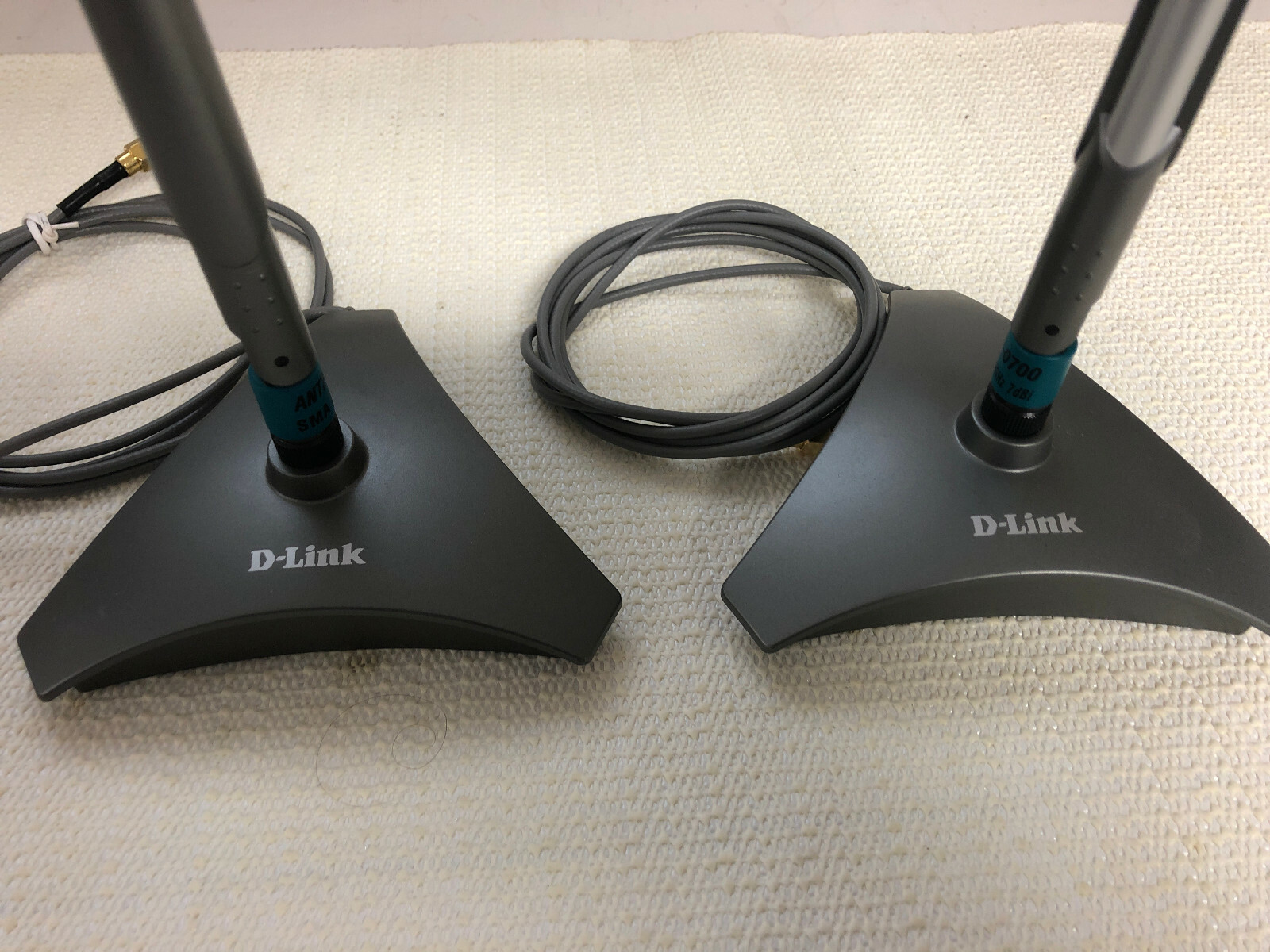 Lot of 2: D-Link ANT24-0700 2.4 GHz Omni-Directional 7 dBi Indoor Antenna
