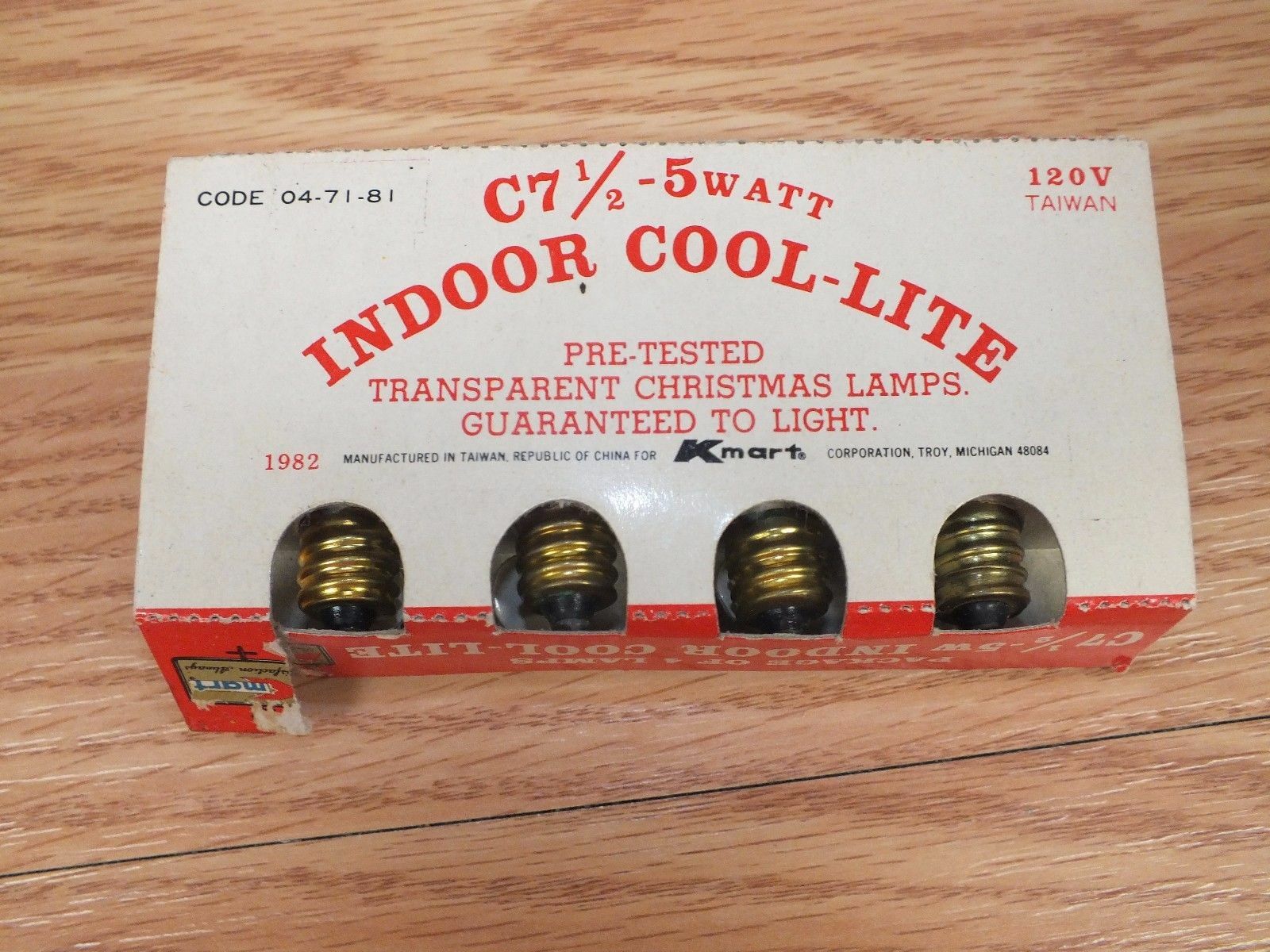 Genuine Vintage Kmart C7 1/2-5w Indoor Multi Color Bulbs (4) in Box **READ**