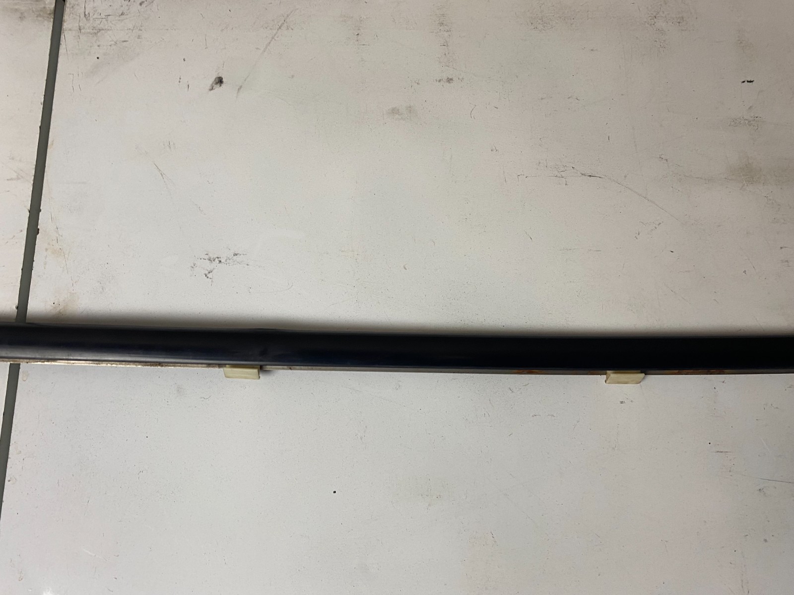 Holden Monaro GTO V2 VY VZ Outer Door Belt Mould RH Right 92093578 ULTRA RARE - thumbnail 4