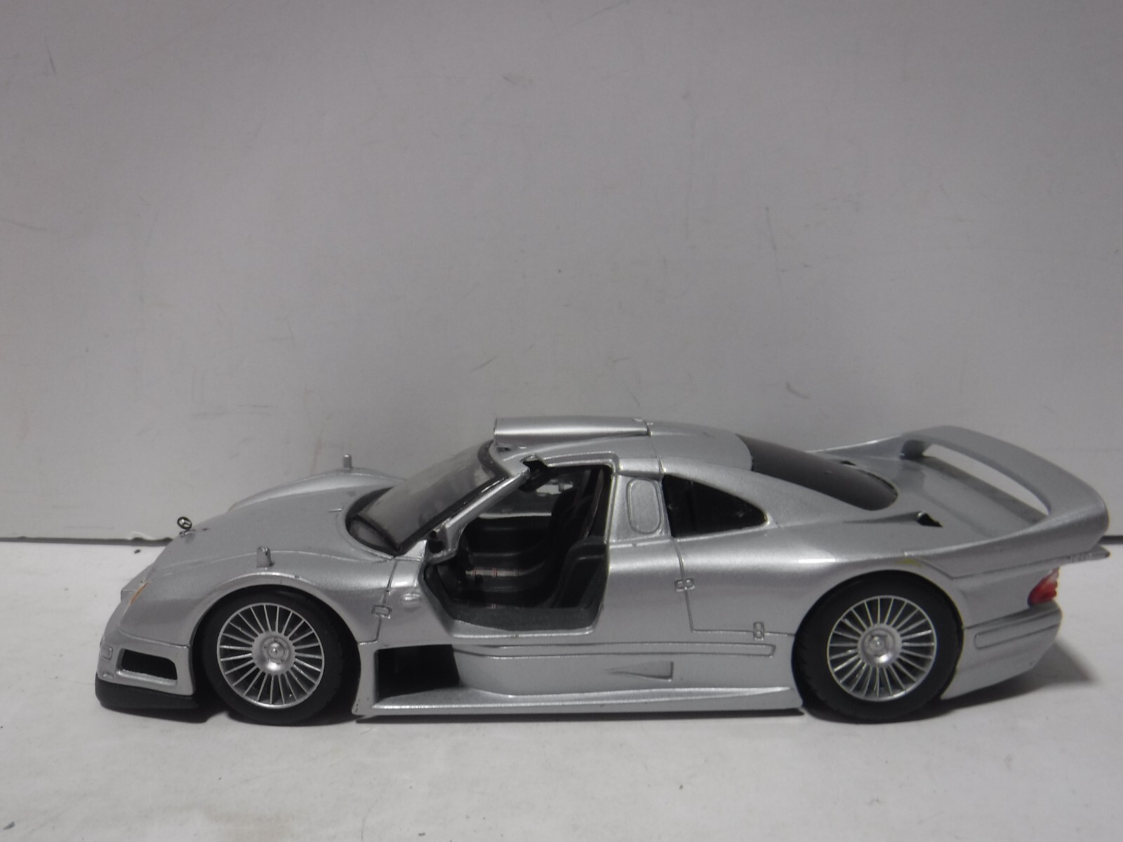 Mercedes CLK-GTR Maisto 1:24 033123DMT3 | eBay Mercedes CLK-GTR Maisto 1:24 033123DMT3 | eBay