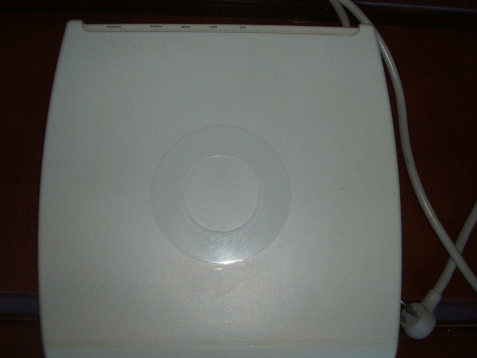 9Belkin F9S520-06 5 Outlet Transient Voltage Surge Suppressor