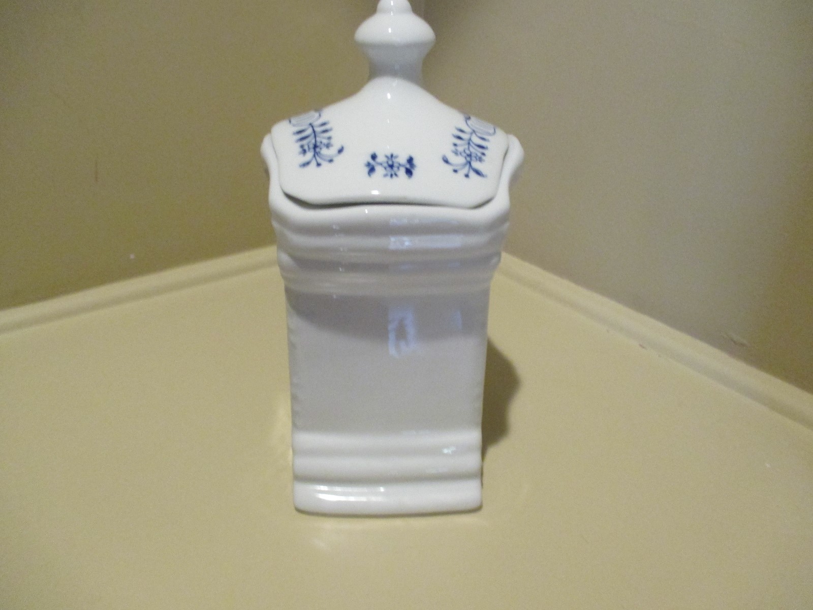 Villeroy Boch Mettlach Canister Salt Mittlach Blue White Ornate Vintage #EL14