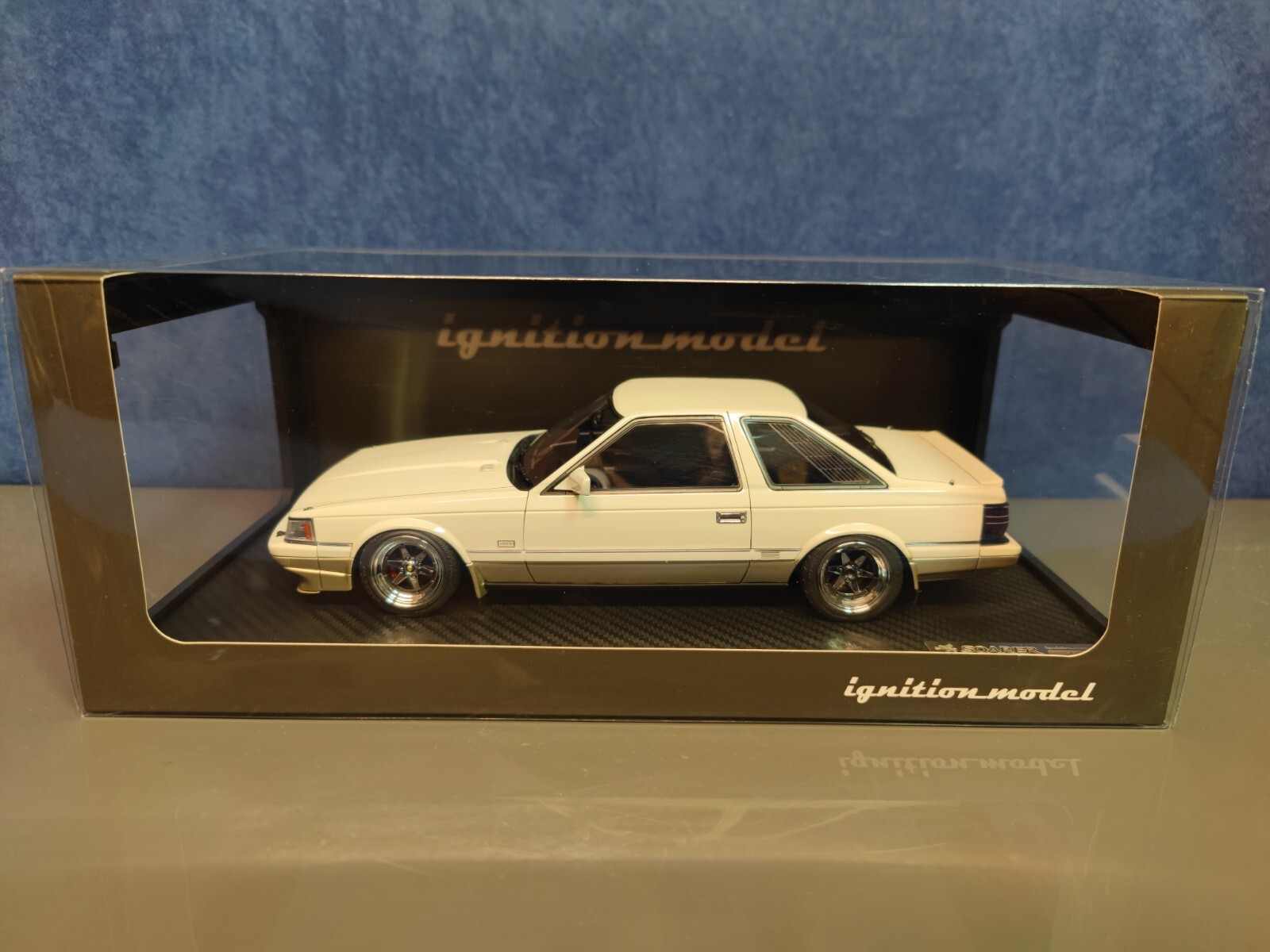 Ignition Model 1:18 Toyota Soarer 3.0 GT Limited White/Gold Ignition Model 1:18 Toyota Soarer 3.0 GT Limited White/Gold