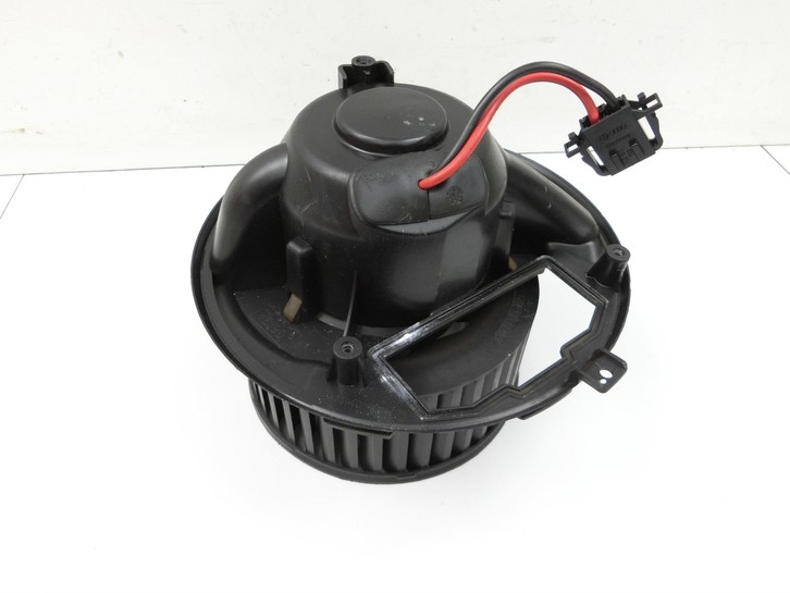 Audi A3 8P 04-08 Gebläsemotor Lüftermotor Heizungsgebläse Audi A3 8P 04-08 12.10.2007 1K1820015F gebraucht Vorschau 4
