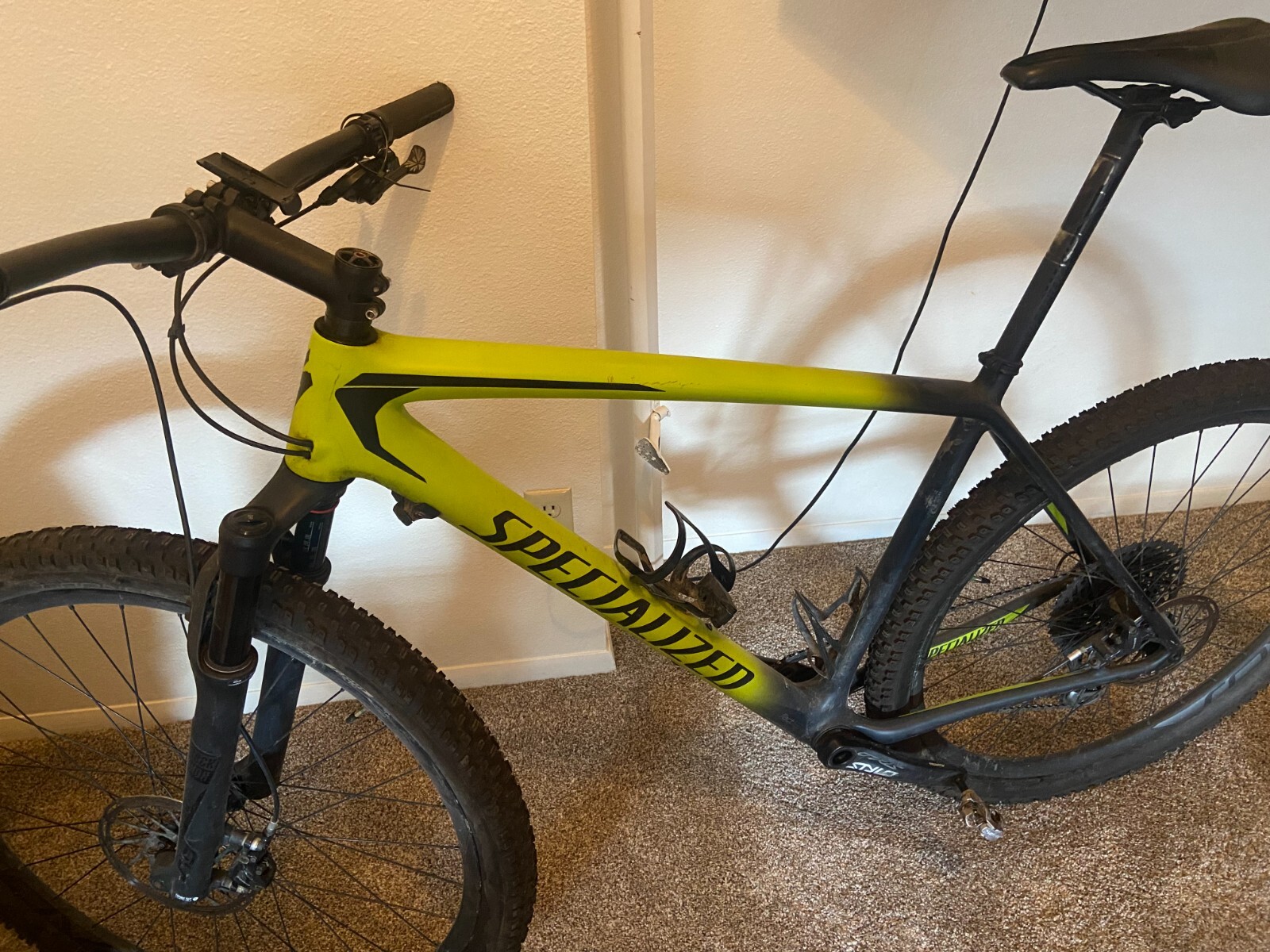 2014 Specialized Epic Expert mountain bike - Carbon BI-2589