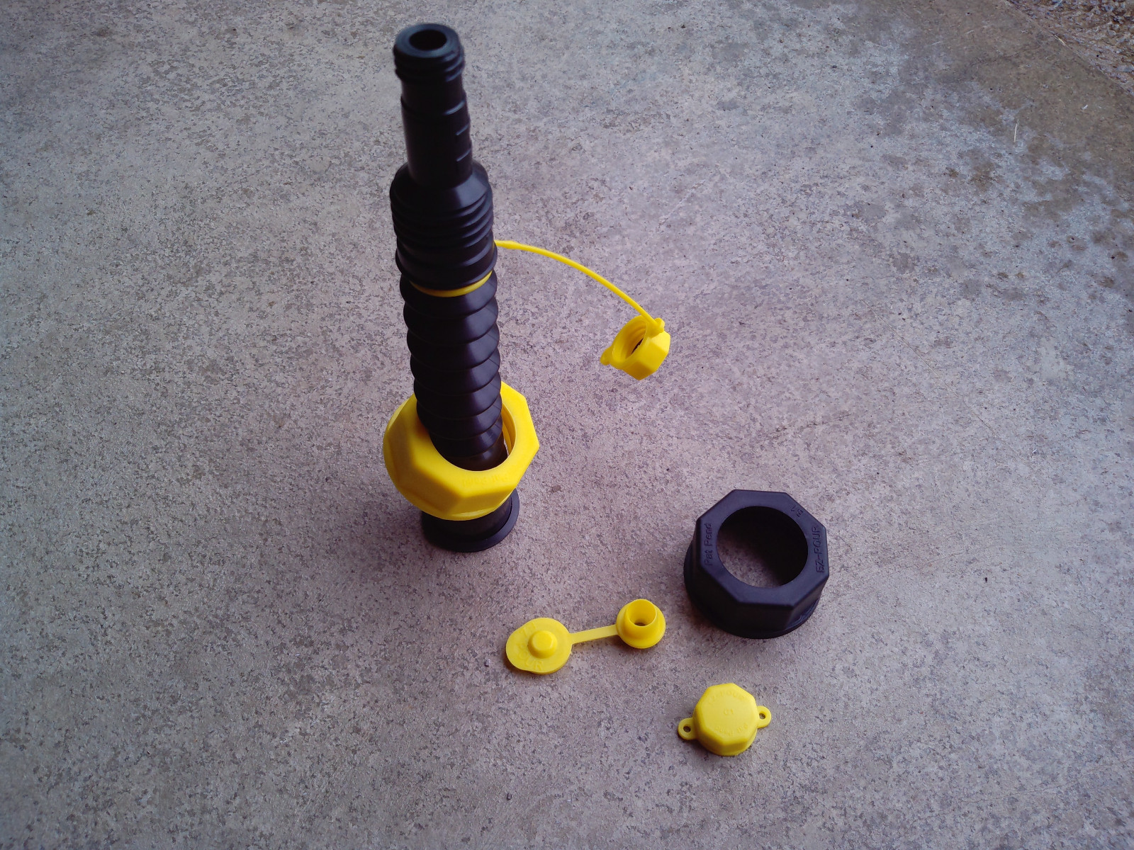 New REPLACEMENT GAS CAN SPOUT fits Gott, Rubbermaid, Blitz, Briggs and