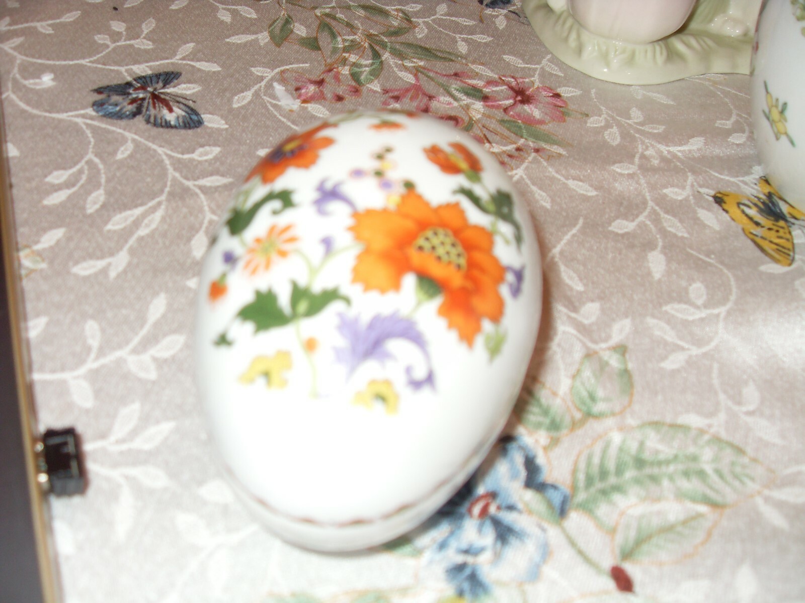 Limoges France egg 2 part with flowers