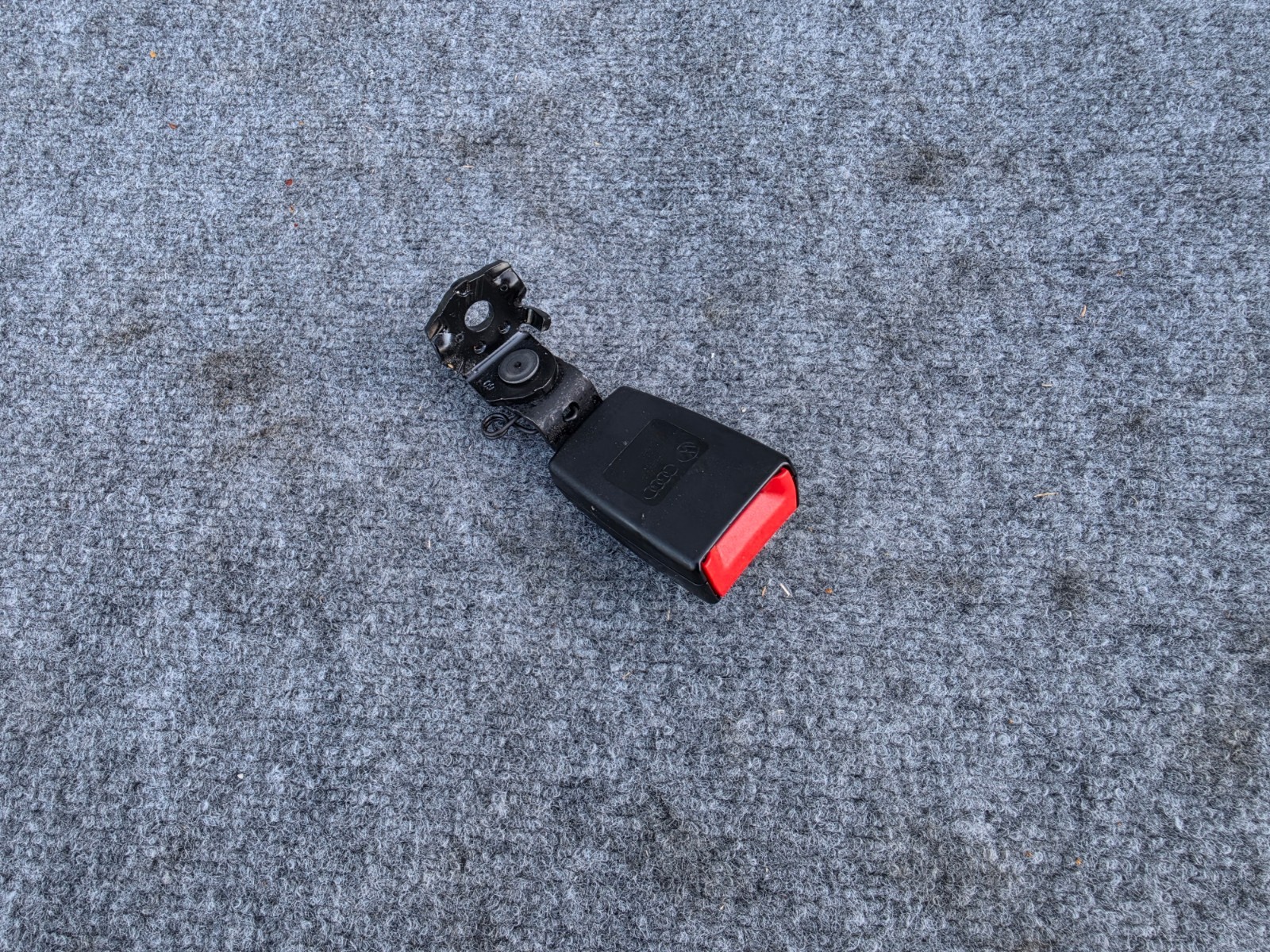 REAR RIGHT SEAT BELT SEATBELT BUCKLE OEM 115K 12-18 AUDI A6 A7 S6 S7 RS7 4.0L