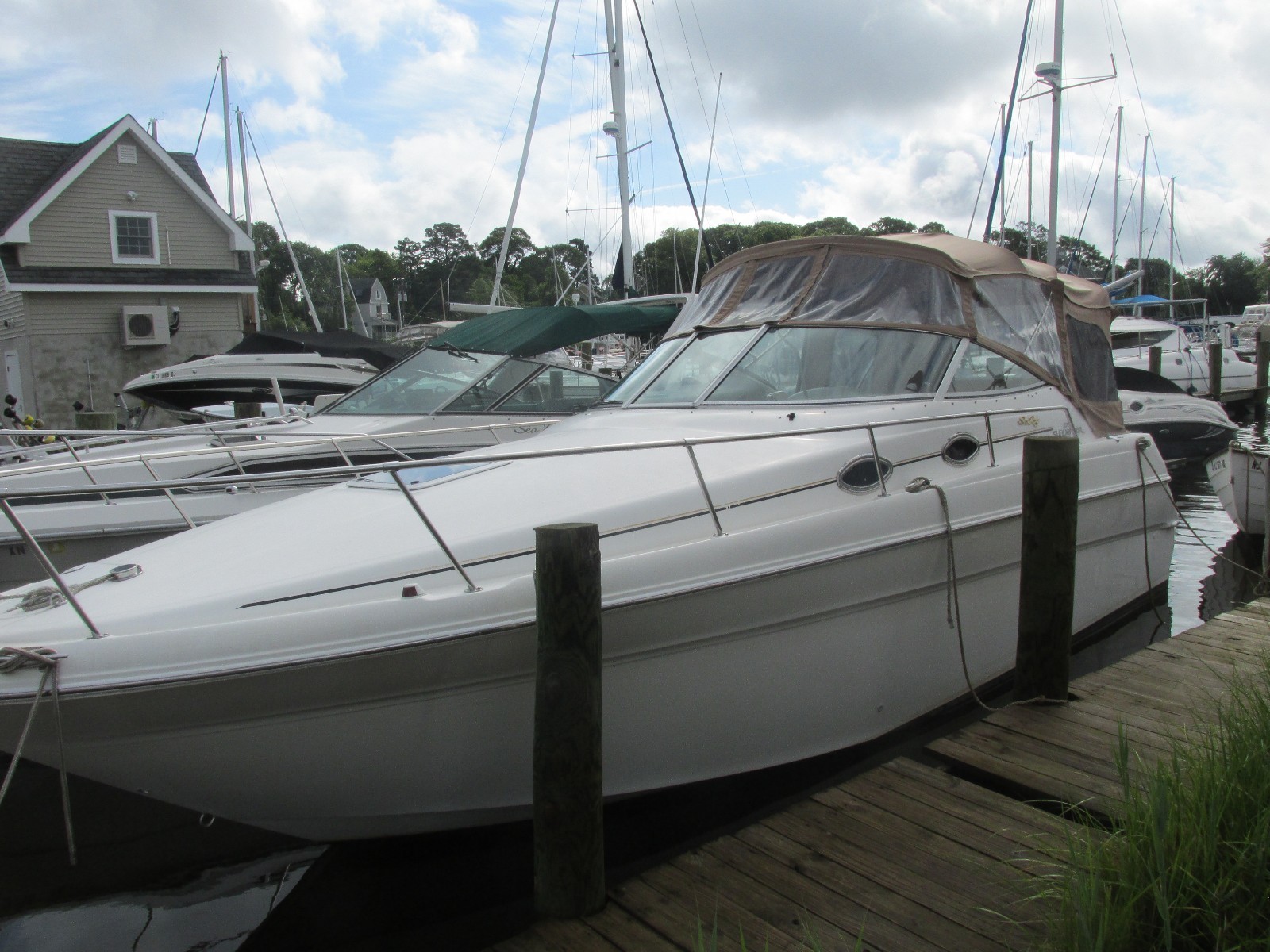 27' SEARAY SUNDANCER