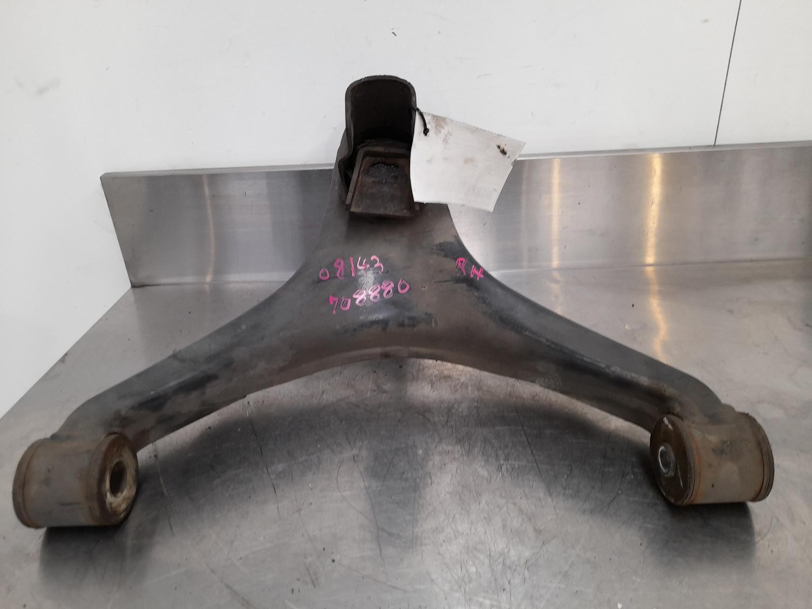 2016 Iveco Daily RIGHT FRONT LOWER CONTROL ARM 6TH GEN 01/2015-2025 708880 image 2