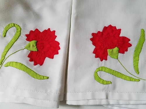 6 Cotton Napkins White with Bright Red & Green Flower Applique