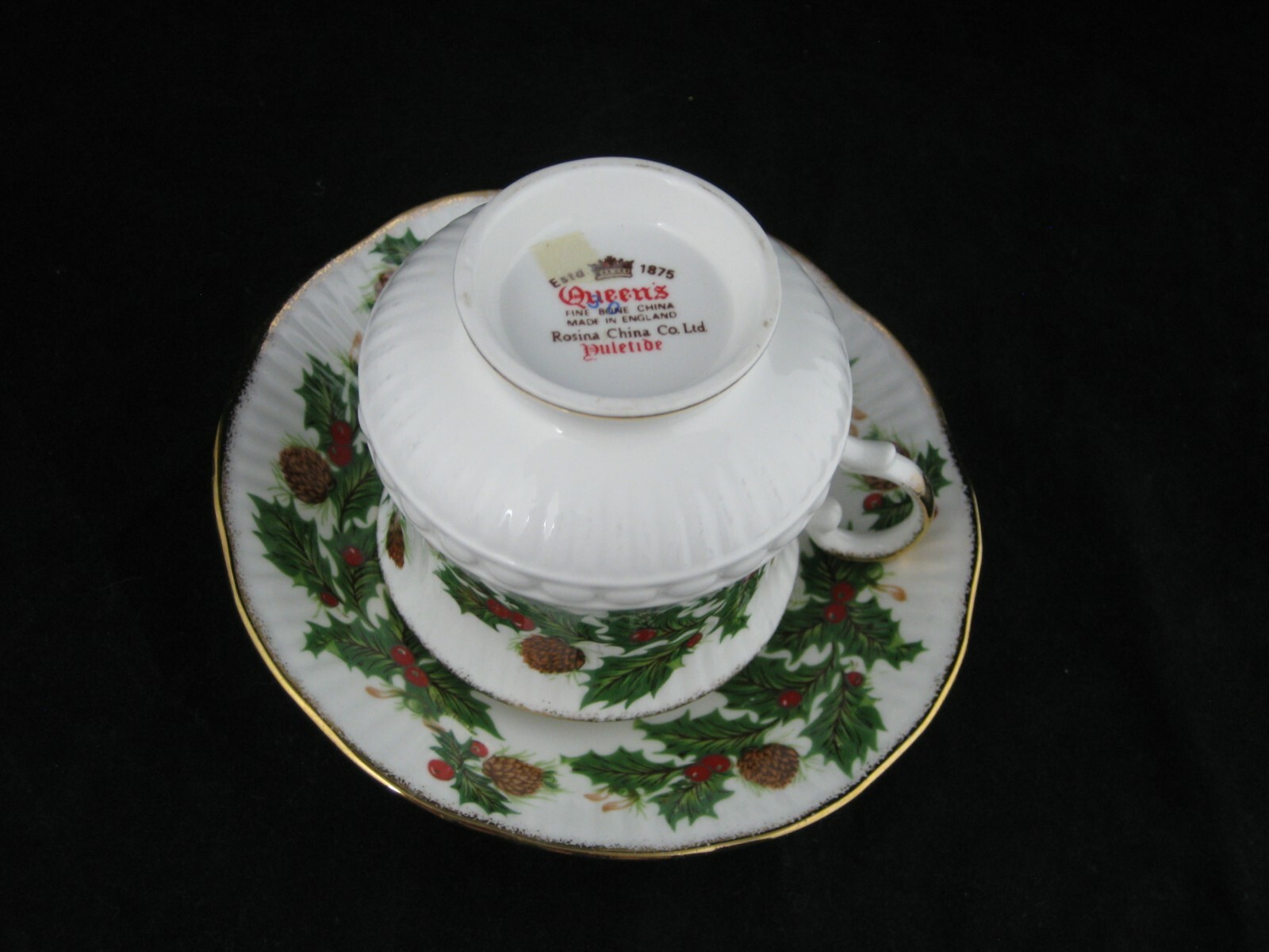 Rosina Qeens Bone China TEA CUP & SAUCER - YULETIDE - Made in England Eros