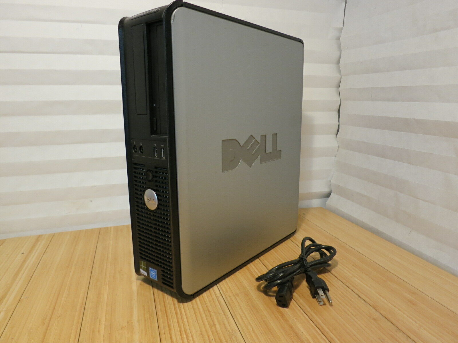 Dell Optiplex 780 SFF PC Intel Core 2 Duo E8400 3.0GHz 8GB Dell Optiplex 780 SFF PC Intel Core 2 Duo E8400 3.0GHz 8GB