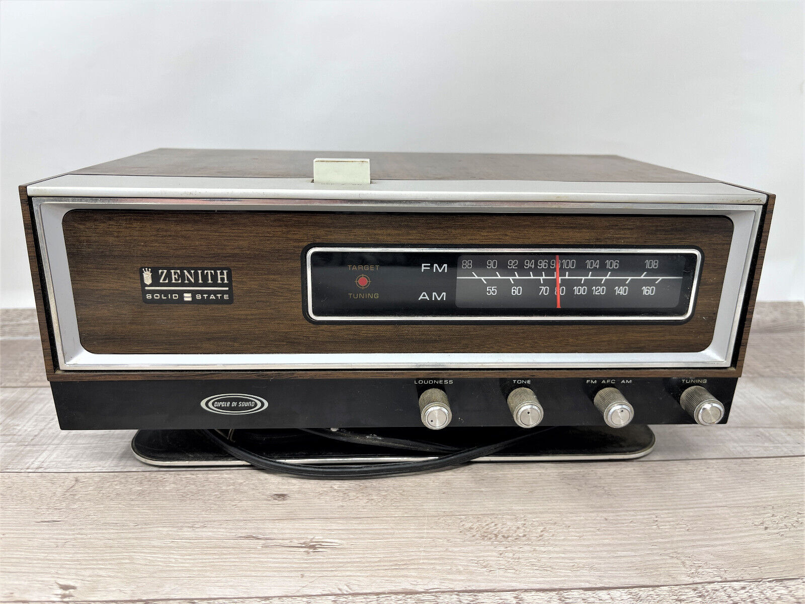 Vintage Zenith Solid State Circle Of Sound AM FM Radio Model Vintage Zenith Solid State Circle Of Sound AM FM Radio Model