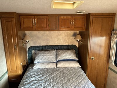 image 12 of interior
