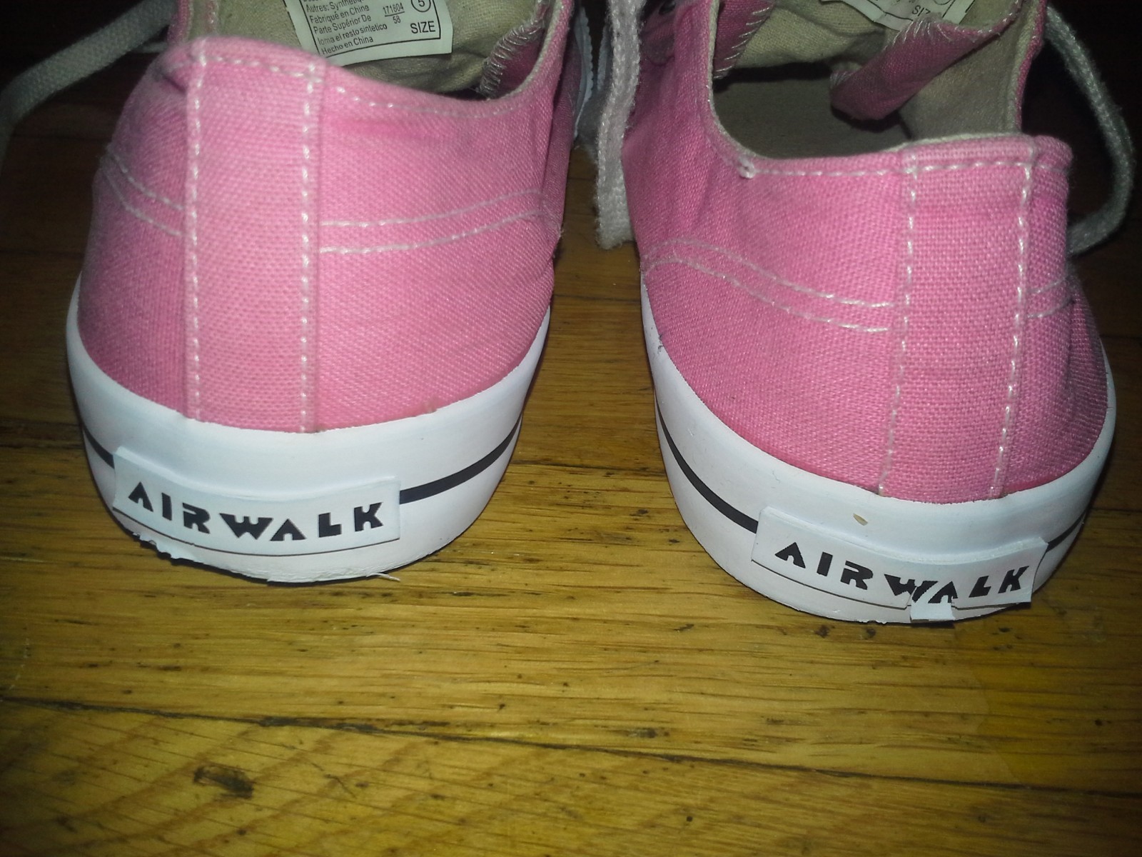 Air walk girls pink canvas shoes  size 5