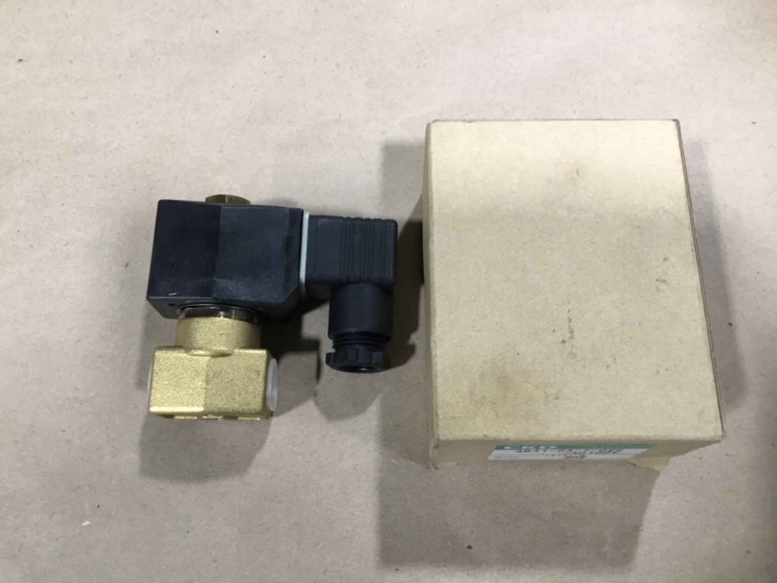 CKD Corporation AB41-03-7-02E Solenoid Valve AC100V AB41-03 CKD Corporation AB41-03-7-02E Solenoid Valve AC100V AB41-03