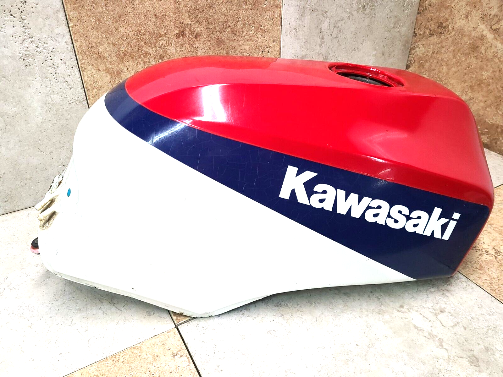 【即日発送】 GPZ GPZ900 Kawasaki Tank Gas Tank Fuel 900 Blue White Red 洋書