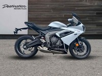 2025 Triumph Daytona 660 STANDARD TWIN COLOUR Petrol black 6 Speed