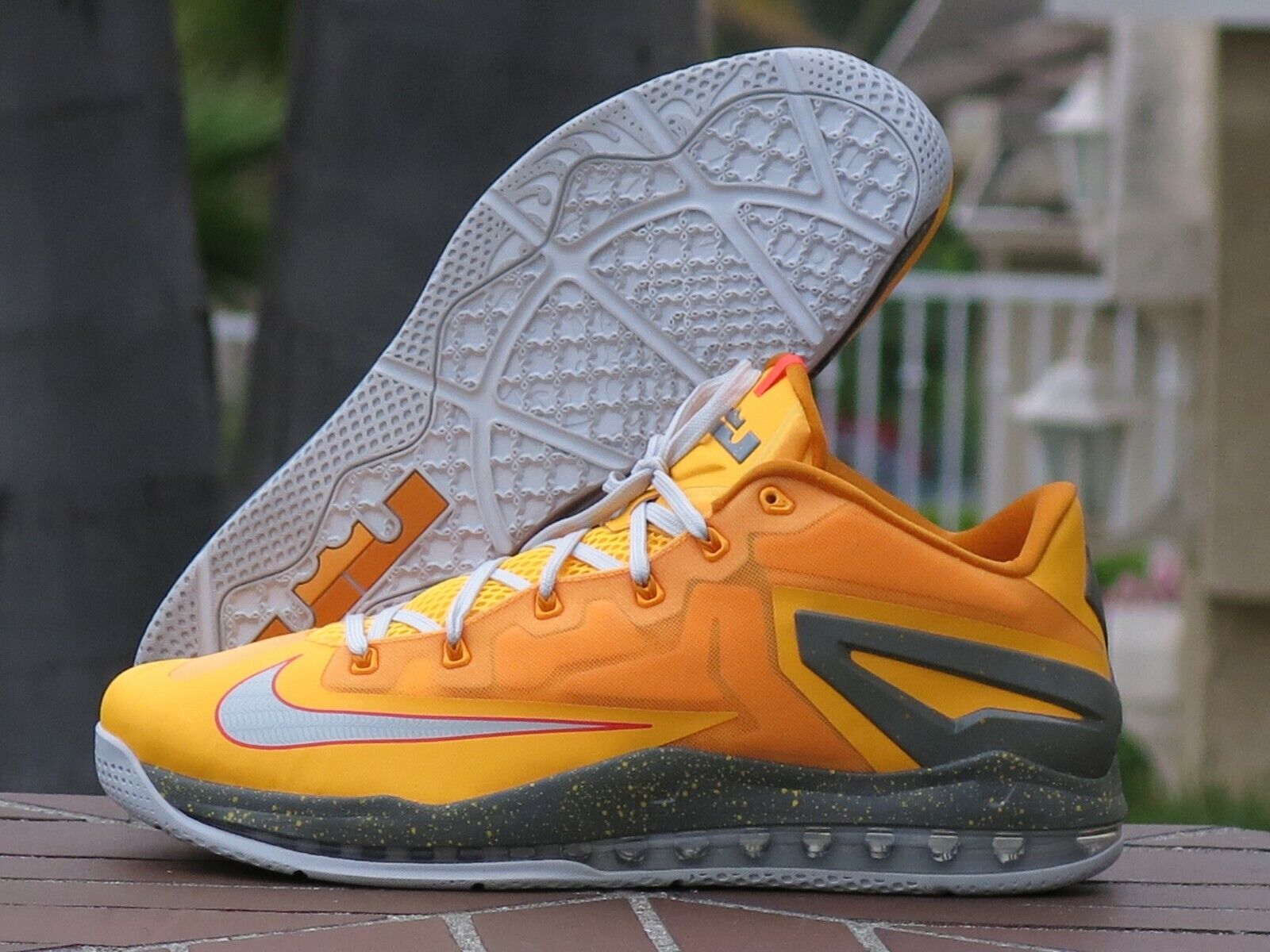 Nike Max LeBron XI Low Men's Basketball Sneakers 642849-800 Nike Max LeBron XI Low Men's Basketball Sneakers 642849-800
