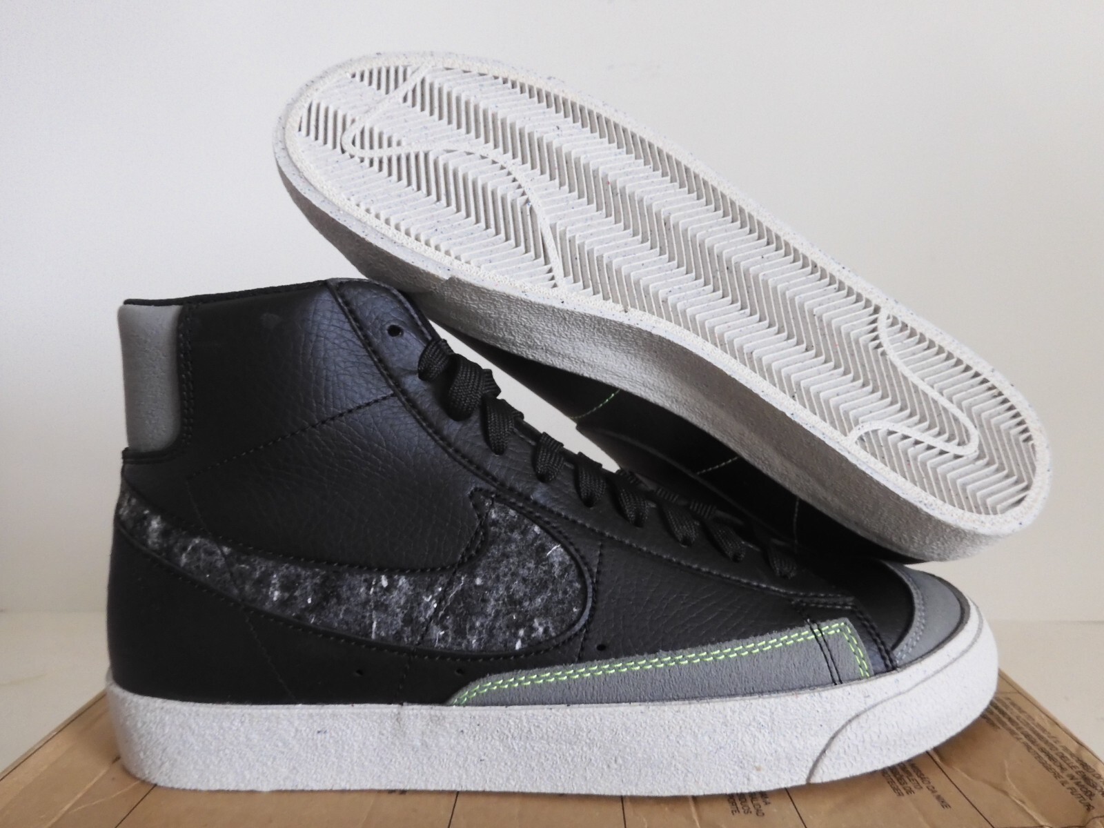 モメ On CLOUDMONSTER ALLOY/SILVER – mita sneakers