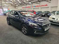 2015 Volvo V40 D2 [120] Diesel Cross Country Lux Nav 5-Door Hatchback Diesel Man