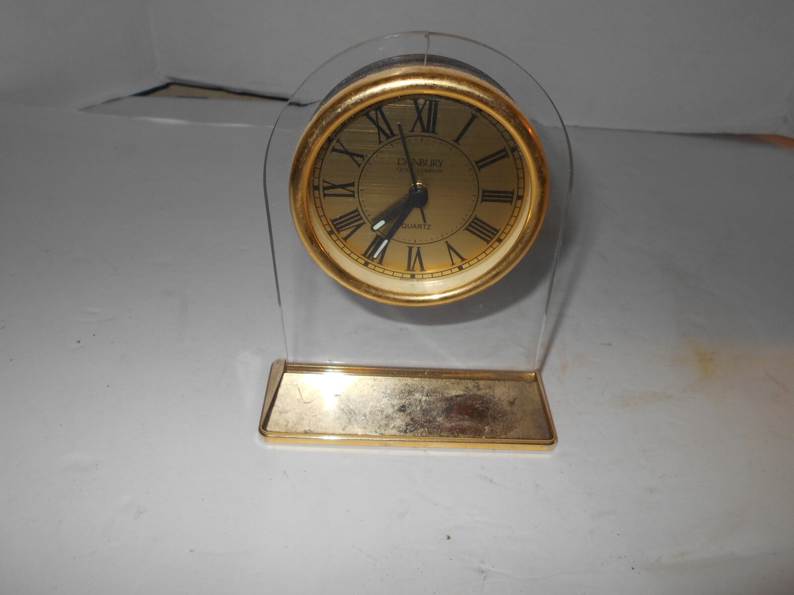 VINTAGE COLLECTIBLE QUARTZ  DANBURY DESK CLOCK