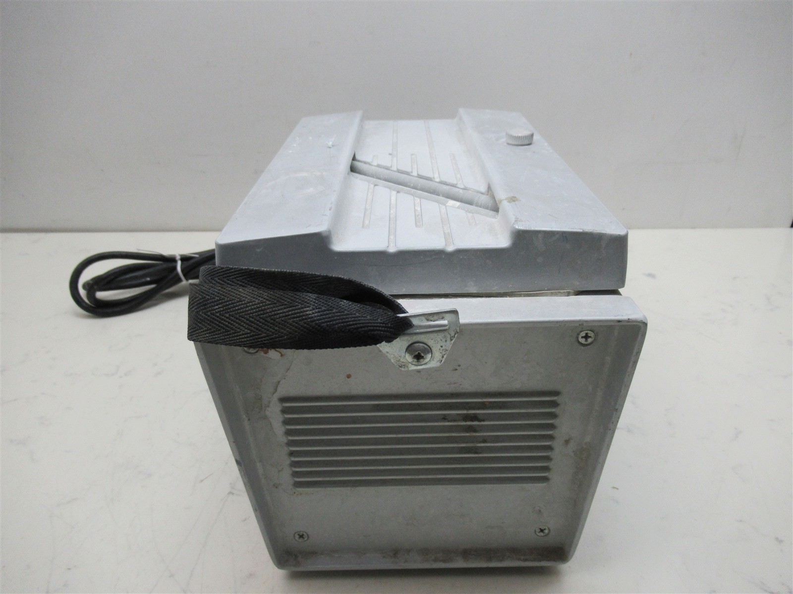 Palmer Fixture Company Chieftain II Eraser Vacuum Cleaner School