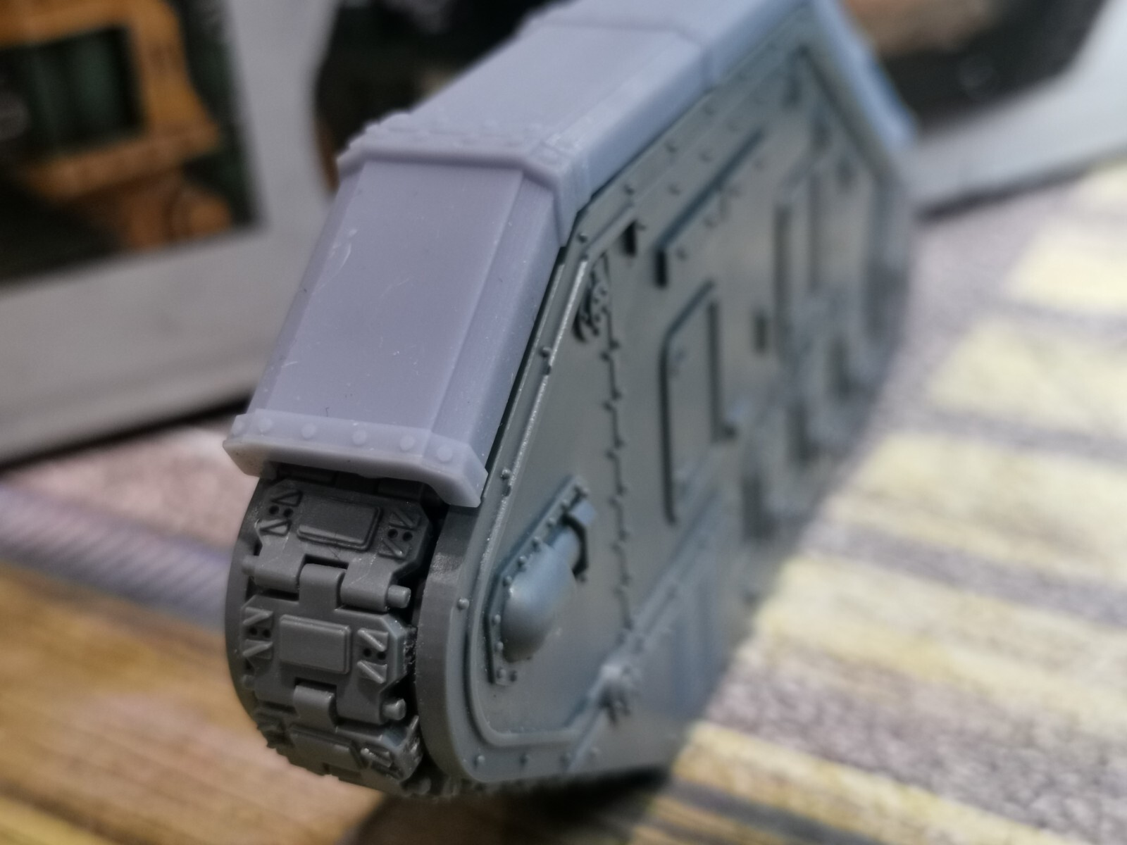 Resin 28mm Track Guards Set Compatible WH Leman Russ Tank (No Lights) - Picture 5 of 12