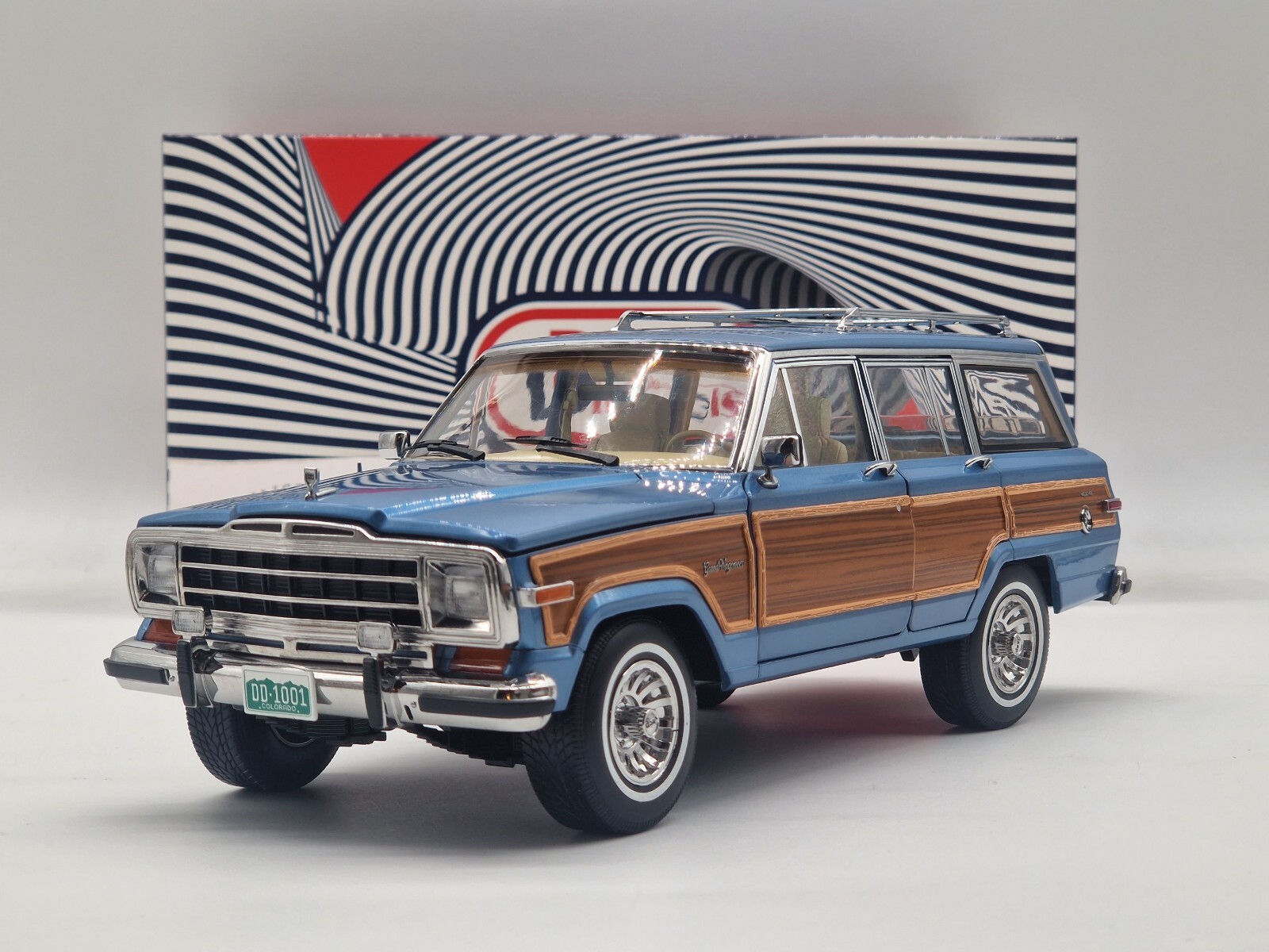 Jeep Grand Wagoneer ミニカー ホワイト/ウッド調 1989 Jeep Grand