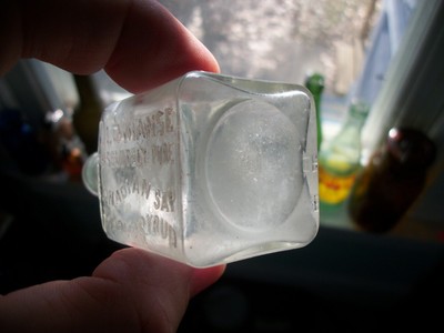 SUPER NEAT WHISKEY SHAPE OLD MANSE ABSOLUTELY PURE CANADIAN MAPLE SYRUP CHICAGO