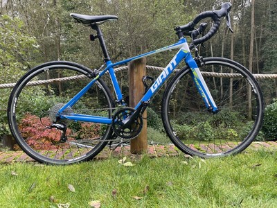 Giant Defy 3 Road Bike For Sale